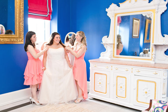 A cheerful and casual coral and teal beach wedding in Cape May | Cassi Claire Photography: www.cassiclaire.com