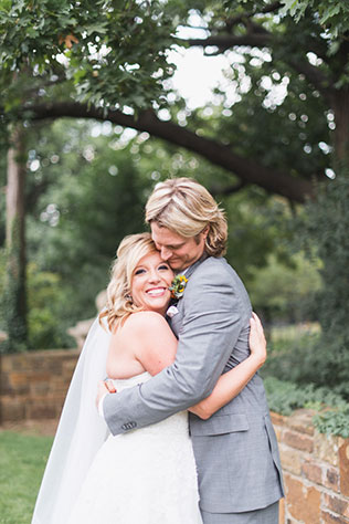 Ideas for a butterfly themed botanical garden wedding | Cottonwood Road Photography: cottonwoodroadphotography.com