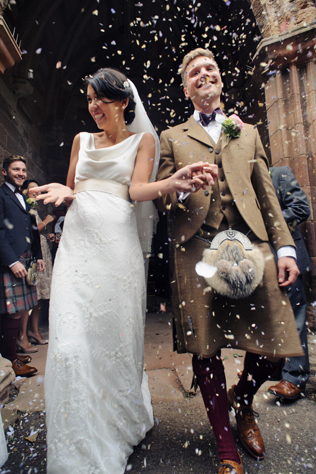 An autumn wedding in Scotland overlooking Tantallon Castle by Crofts & Kowalczyk Photography || see more on blog.nearlynewlywed.com