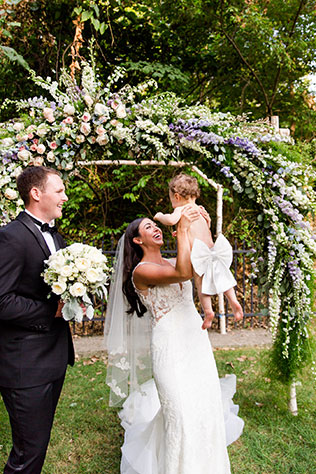 A stunning and glamorous al fresco garden wedding in Indianapolis by Danielle Harris Photography