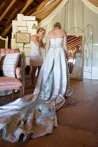 A rustic farm wedding in Victoria with DIY details | Deanna McCollum Photography: http://deannamccollum.com