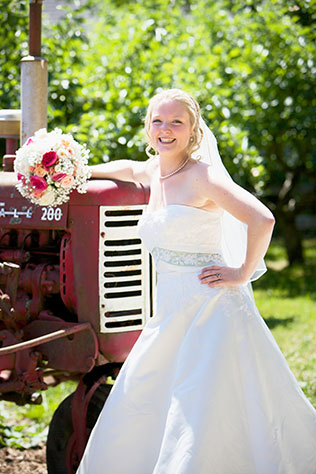 A rustic farm wedding in Victoria with DIY details | Deanna McCollum Photography: http://deannamccollum.com