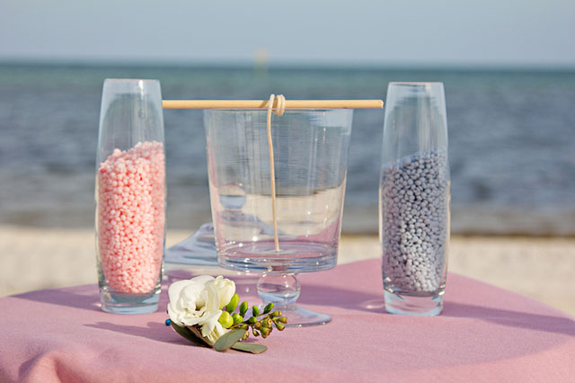 A whimsical Key West wedding on the beach with a shell pink and ocean-hued color palette // photo by Dolce Photography: http://www.dolcephotos.com || see more on https://blog.nearlynewlywed.com