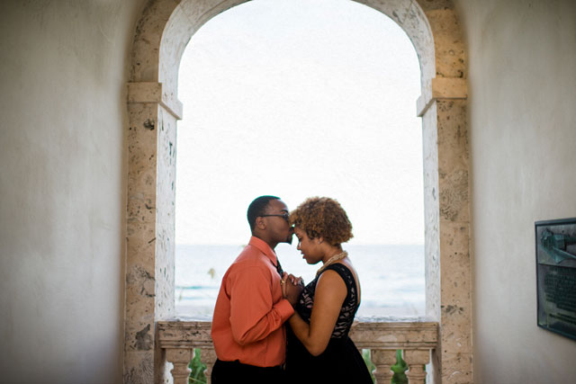 An island styled engagement session in Palm Beach with chic fashion by Dragonfly Photography