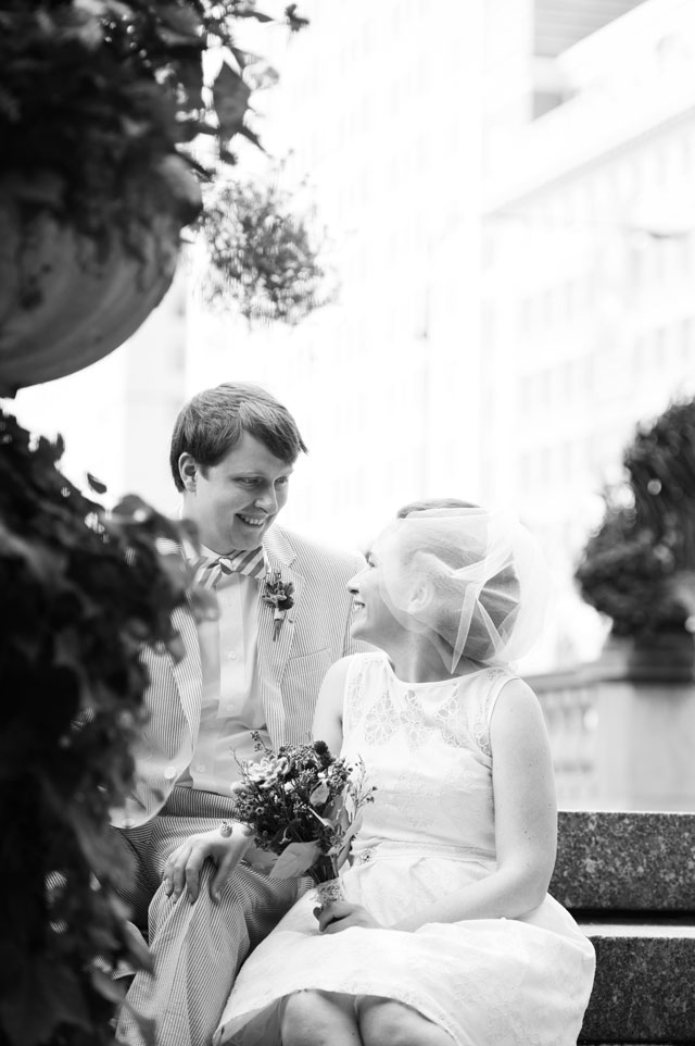 An intimate pop up wedding at The Art Institute of Chicago // photo by Elizabeth Nord Photography: http://www.elizabethnord.com || see more on https://blog.nearlynewlywed.com