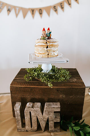 A charming DIY brunch wedding with doughnuts and a wedding waffle instead of a cake by Emily Nicole Photo