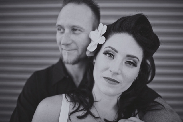 A rockabilly boardwalk engagement shoot by Encarnacion Photography || see more on blog.nearlynewlywed.com