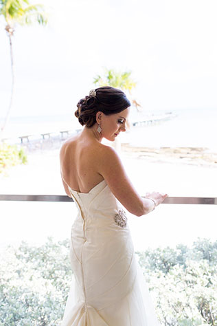 A Key West wedding on the beach at Casa Marina Resort with 1920s inspired details | Filda Konec Photography