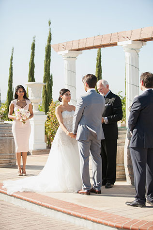 A California winery wedding with tasteful and elegant DIY details | Gretchen Wakeman Photography: gretchenwakeman.com