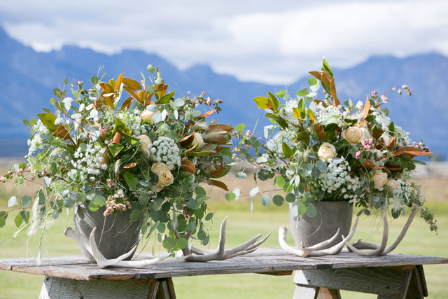 An elegant and rustic Wyoming ranch wedding with a "Tuxedo and Boots" theme // photo by Hannah Hardaway Photography: http://hannahhardawayphotography.com || see more on https://blog.nearlynewlywed.com