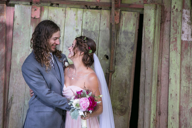 A charmingly unique and unconventional DIY wedding at Horning's Hideout | Hannah Hardaway Photography: http://hannahhardawayphoto.com