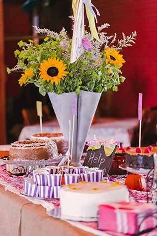 Rustic purple wedding ideas | Heather Chipps Photography: www.heatherchippsphotography.com