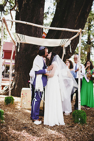 A DIY bohemian wedding at an Egyptian retreat in California | Heather Elizabeth Photography: heatherelizabethphotography.com