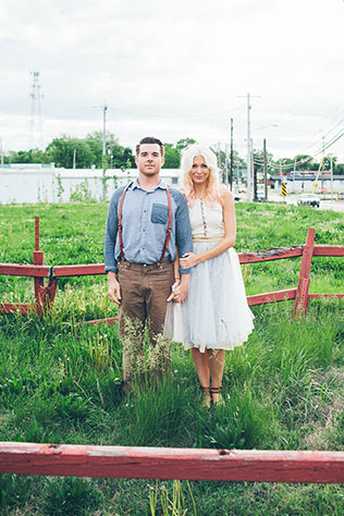 A romantic Historic Lebanon engagement session with vintage flair, just north of Nashville // photo by High Five For Love Photography: http://www.highfiveforlove.com || see more on https://blog.nearlynewlywed.com