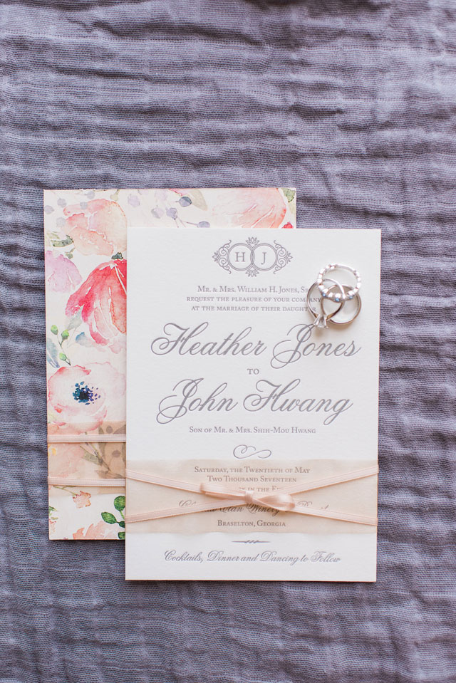 A romantic watercolor Asian fusion wedding with a tea ceremony at a resort and winery in Georgia by Holly Von Lanken Photography