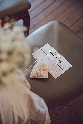 A luxury English lodge wedding in Bristol with a 1920s vibe by Honeydew Moments