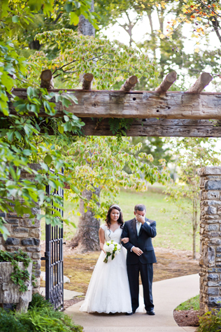An intimate autumn wedding at a Nashville botanical garden by Jen & Chris Creed Photographers || see more on blog.nearlynewlywed.com