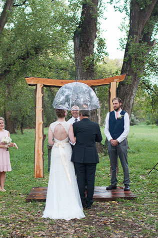 A sweet and romantic farm wedding on a rainy autumn day in Arizona | Jessica Cochran Photography: jessicacochranblog.com