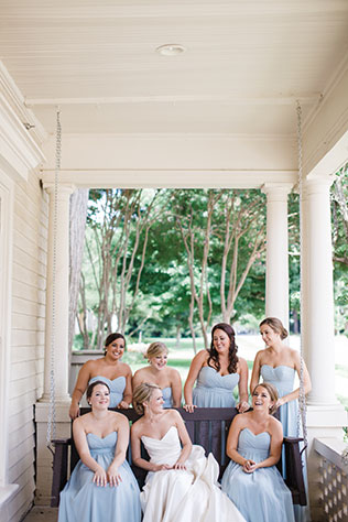 A charmingly traditional Huntsville wedding in pastel hues // photo by Jessica Sparks Photography: http://www.jessicasparksphotography.com || see more on https://blog.nearlynewlywed.com