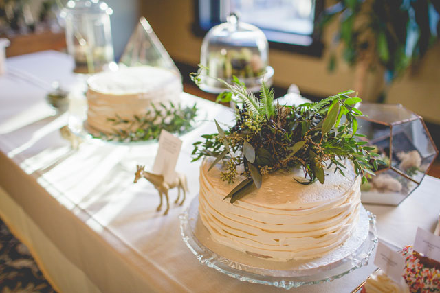 An intimate destination Great Lakes wedding with vintage details and subtle greenery by Joe & Jen Photography