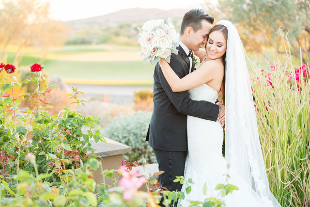 A glamorous champagne and blush country club wedding in Phoenix by Karlee K Photography