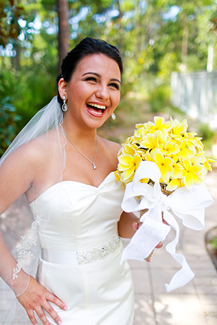 A cheerful yellow destination wedding in the Florida Panhandle // photos by Kate's Captures Photography: http://blog.katescaptures.com || see more on https://blog.nearlynewlywed.com