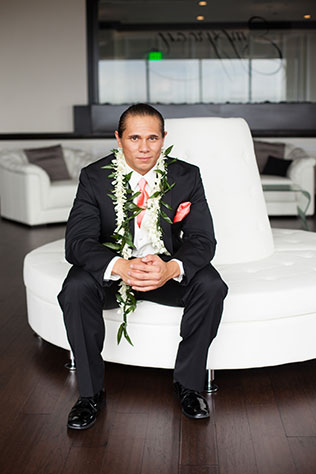 A modern wedding on the top story of the 2nd largest building in Fort Wayne with a flower ceremony and traditional Samoan bridal dance | Kelly Benton Photography: http://www.kellybenton.com