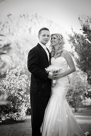 A masquerade Halloween wedding in Scottsdale by Keith Pitts Photography || see more on blog.nearlynewlywed.com