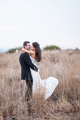 An incredible champagne vineyard wedding in Sonoma with a nude palette by Kreate Photography