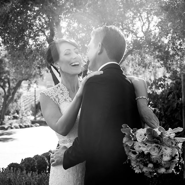 A dreamy and elegant blush and sage wedding at Viansa Winery | Kreate Wedding Photography: http://www.kreateweddingphotography.com