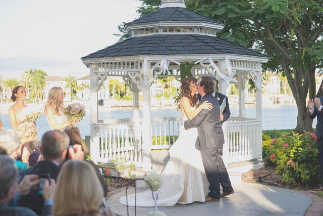 A blush and gold DIY wedding at Davis Islands Garden Club | Kristen Marie Photography: http://www.KristenMariePhotog.com
