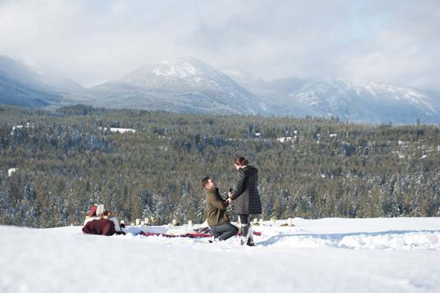 A snowy surprise proposal in the foothills of Snoqualmie Pass by Lauren Ryan Photography