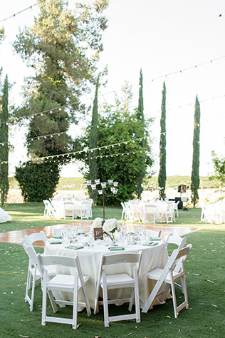 A summer wine country wedding with a neutral white palette by Leah Marie Photography