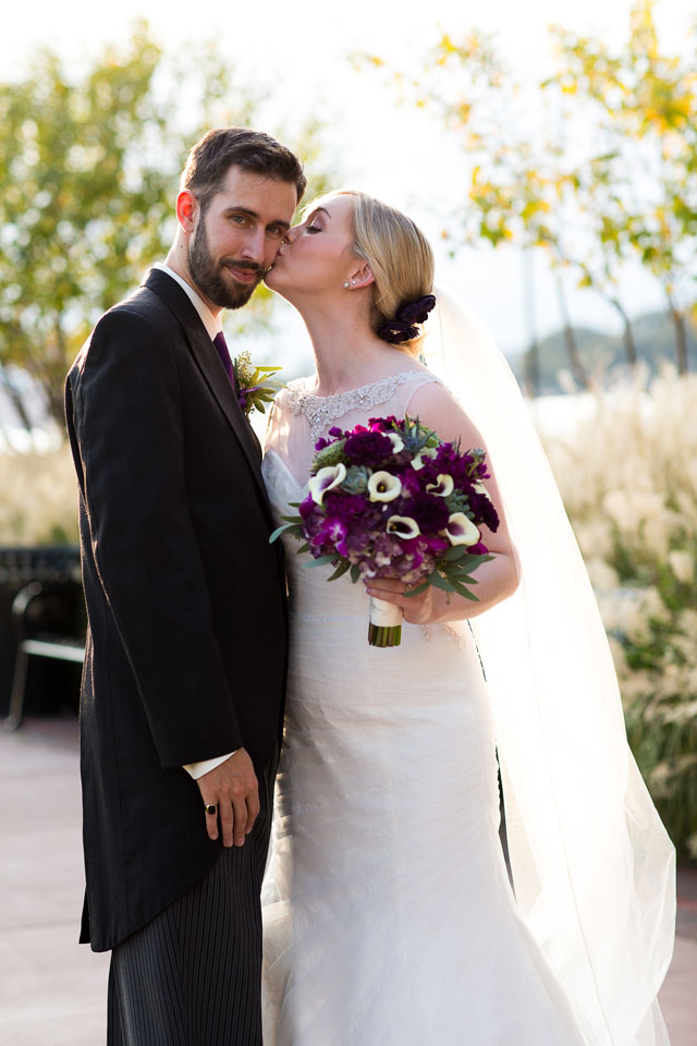 A lovely purple wedding in Virginia with a London motif | Leigh Skaggs Photography: http://www.leighskaggsphotography.net