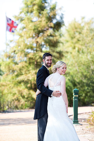 A lovely purple wedding in Virginia with a London motif | Leigh Skaggs Photography: http://www.leighskaggsphotography.net