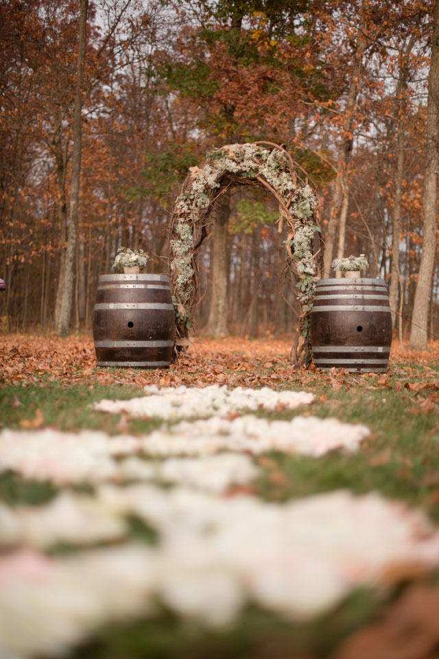 A cozy autumn winery wedding in Virginia | Lelia Marie Photography: http://www.leliamarie.com