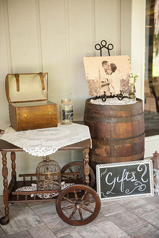 A rustic DIY spring Up the Creek Farms wedding in Florida by Lisa Marshall Photography