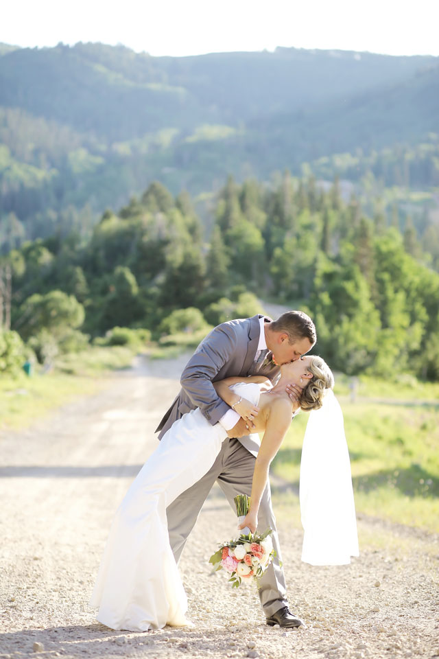 A preppy and chic Utah mountaintop wedding with a pink and navy palette by Logan Walker Photography