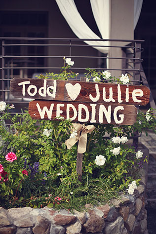 A rustic wedding with chalkboard details | Lukas & Suzy VanDyke: www.lukasandsuzy.com