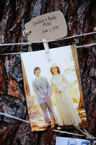 A shabby chic vintage summer lakeside wedding in Oregon | Lydia Messenger Photography: lydiamessengerblog.com