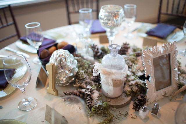 A cozy and creative DIY holiday lodge wedding // photos by Mary Kate McKenna Photography: http://www.MKMcKenna.com || see more on https://blog.nearlynewlywed.com