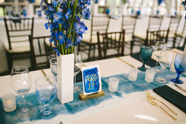 A modern Aspen Art Museum wedding with lovely blue watercolor details by Matthew Speck Photography