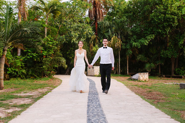 A spectacular and glamorous Mayan inspired wedding at Xcaret Park in Playa del Carmen by Melissa Mercado Photography