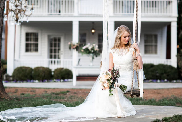 A chic and charming Southern wedding with family heirlooms and gorgeous flowers | Nyk + Cali, Wedding Photographers: nykandcali.com