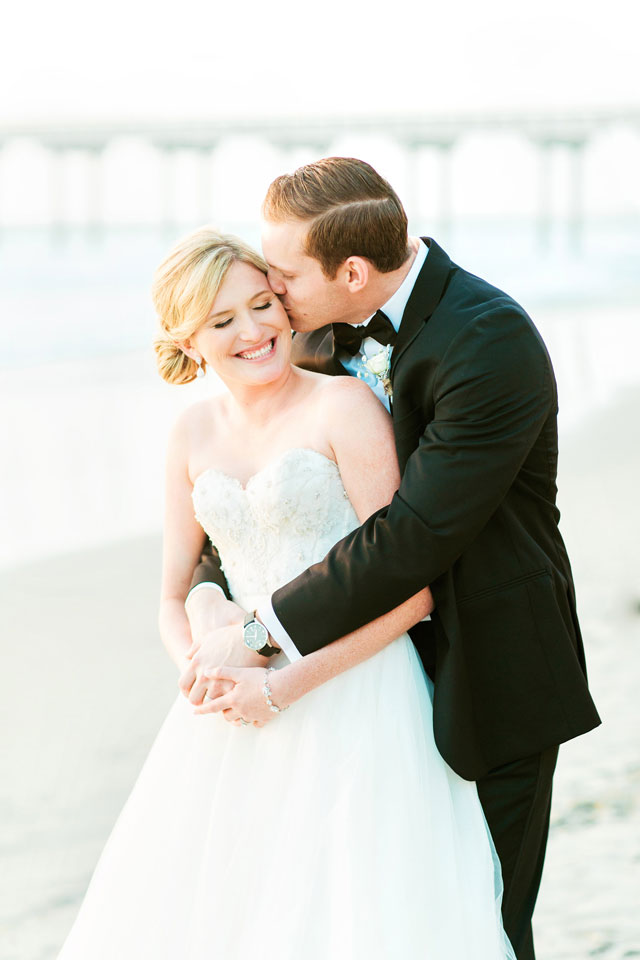 A destination La Jolla waterfront wedding at the gorgeous Scripps Seaside Forum by Pauline Conway Photography