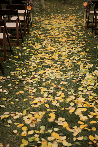 A golden wedding in the aspen tree meadows of Utah | Pepper Nix Photography: http://www.peppernix.com
