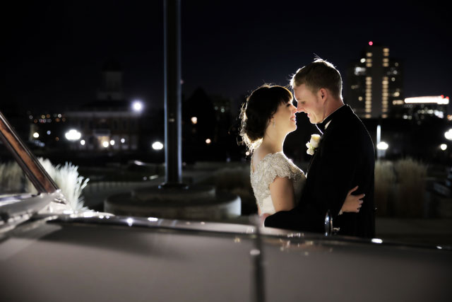 An Old Hollywood glam winter wedding in gold and silver at the Utah State Capitol | Pepper Nix Photography: http://www.peppernix.com