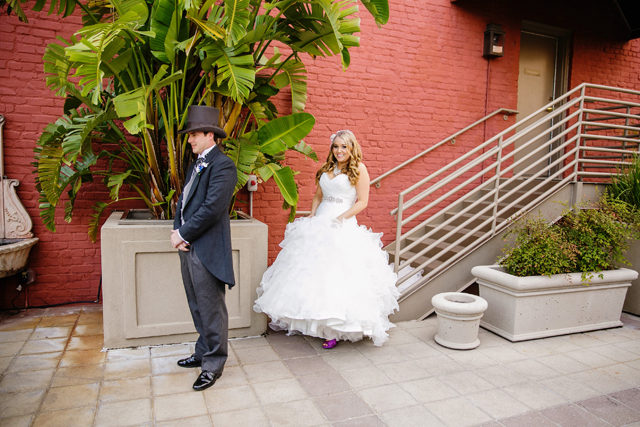 A classically elegant purple New Orleans wedding // photos by Photography by Erika Parker: http://www.picsbyerika.com || see more on https://blog.nearlynewlywed.com