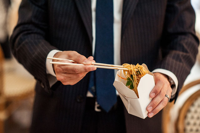 A multicultural and modern wedding at Bryant Park with amazing food and Japanese traditions // photo by Priyanca Rao Photography: http://priyanca.com || see more on https://blog.nearlynewlywed.com
