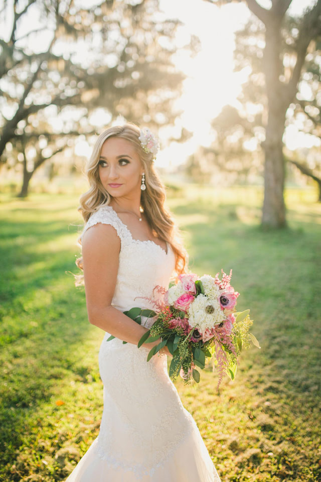 A romantic blush and neutral toned country garden wedding in Florida by Roohi Photography